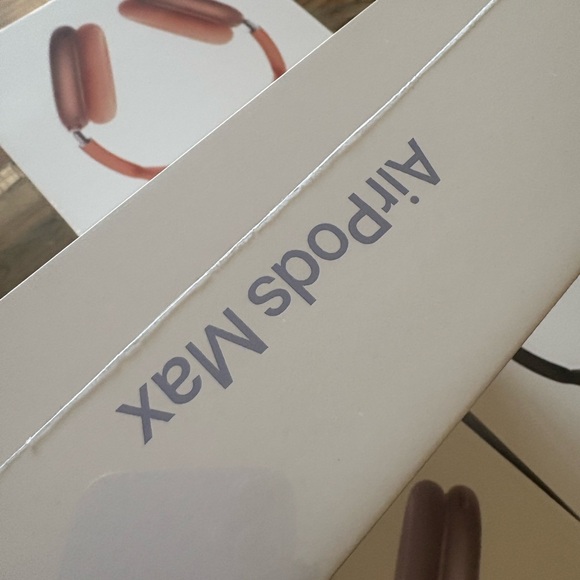 AirPods Max Blue - Picture 2 of 4